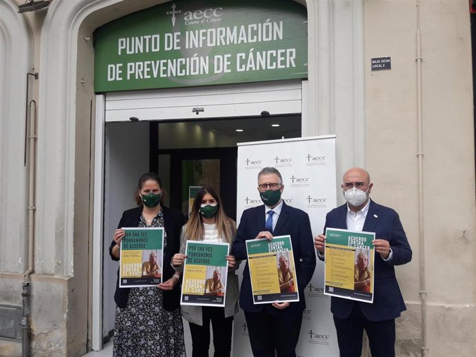 Representantes de AECC Málaga