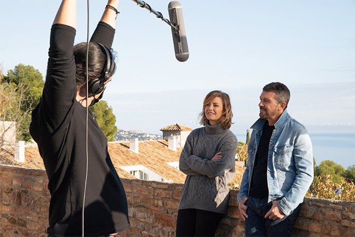 Antonio Banderas y María Casado grabando el spot de los Goya