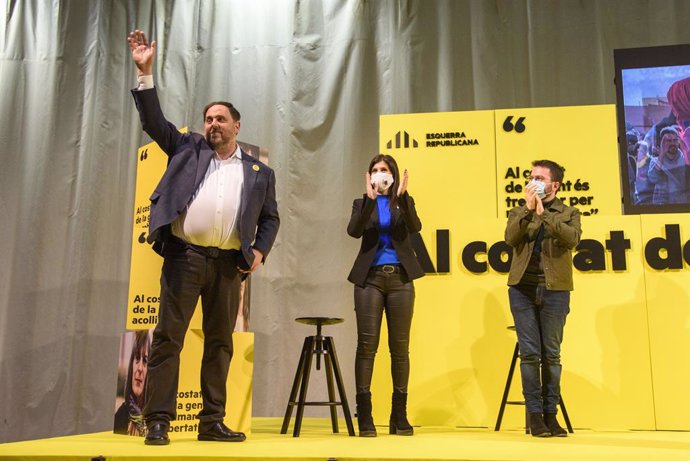 El líder d'ERC, Oriol Junqueras, la candidata per Lleida, Marta Vilalta, i el candidat a la Presidncia de la Generalitat, Pere Aragons, en un míting a Lleida.