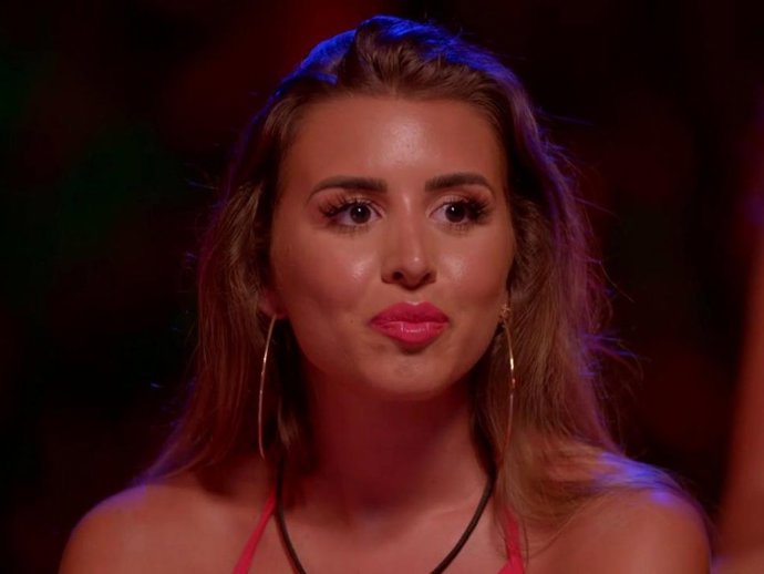 MARINA, PAREJA DE MANUEL EN 'LIDLT'