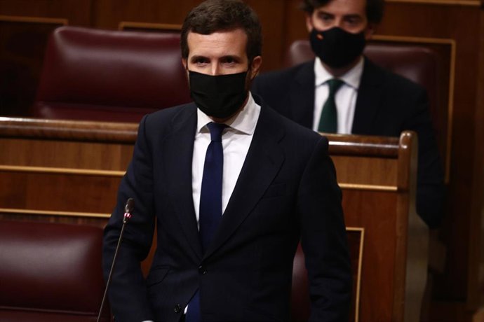 El líder del PP, Pablo Casado, interviene durante la primera sesión de control al Gobierno de 2021 celebrada en el Congreso de los Diputados, en Madrid, (España), a 3 de febrero de 2021. Esta primera sesión de control estará marcada, entre otras cuestio