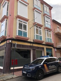 Edificio de Linares donde se produjo la detención del autor confeso de la muerte de la mujer.