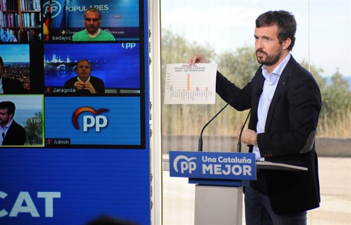 El presidente del PP, Pablo Casado interviene durante un acto de campaña.