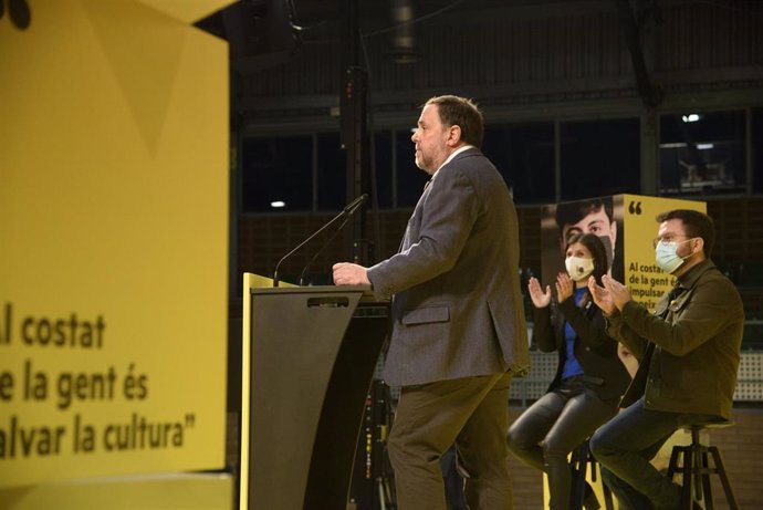 El líder de ERC y exvicepresidente del Govern, Oriol Junqueras interviene un mitin electoral de ERC en el Pavelló dels Magraners, en Lleida, Catalunya (España), a 4 de febrero de 2021.