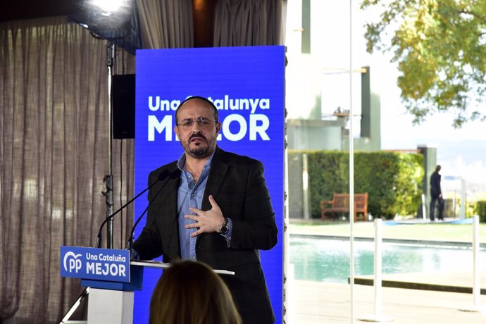 El president del PPC i candidat a la presidncia de la Generalitat, Alejandro Fernández, durant un acte.