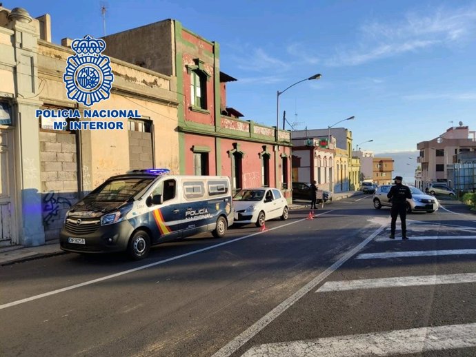 Control de la Policía Nacional en Santa Cruz de Tenerife
