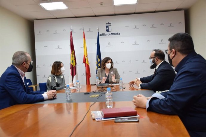 El Ejecutivo autonómico integrará a la nueva Asociación Regional de Agencias de Viajes en el Consejo de Turismo de Castilla-La Mancha.