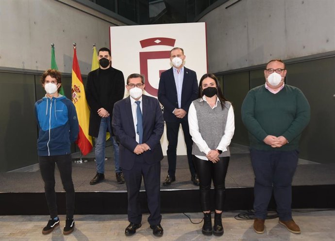 Diputación entrega 254 ayudas a jóvenes deportistas de alto nivel de la provincia