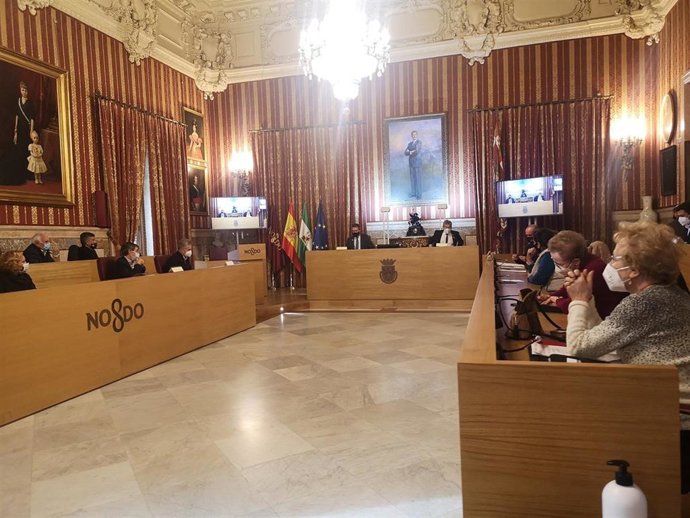Reunión en el Ayuntamiento con vecinos sobre las viviendas de Artillería