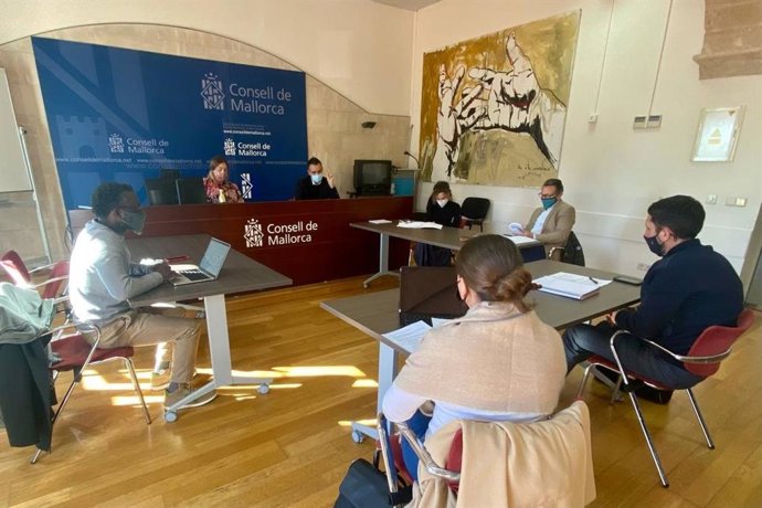 Comisión política sobre menores tutelados en el IMAS.