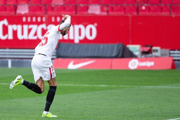 Youssef En-Nesyri celebra un gol del Sevilla en el partido ante el Cádiz