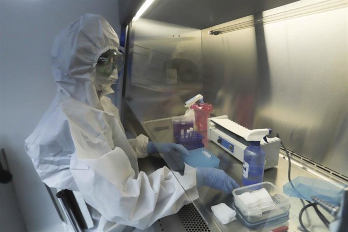 Aspectos del laboratorio de la Universidad de Guadalajara especializado en Covid-19.