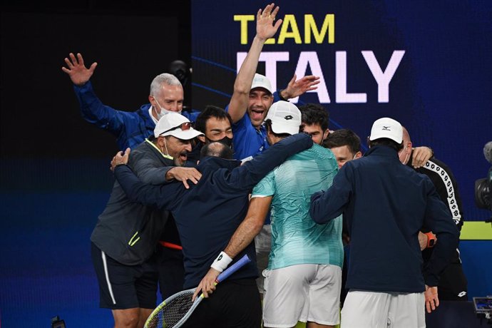 Team Italy celebrate after Matteo Berrettini defeated Roberto Bautista Agut of Spain during their semi-final of the ATP Cup at Melbourne Park in Melbourne, Saturday, February 6, 2021. (AAP Image/Dean Lewins) NO ARCHIVING, EDITORIAL USE ONLY