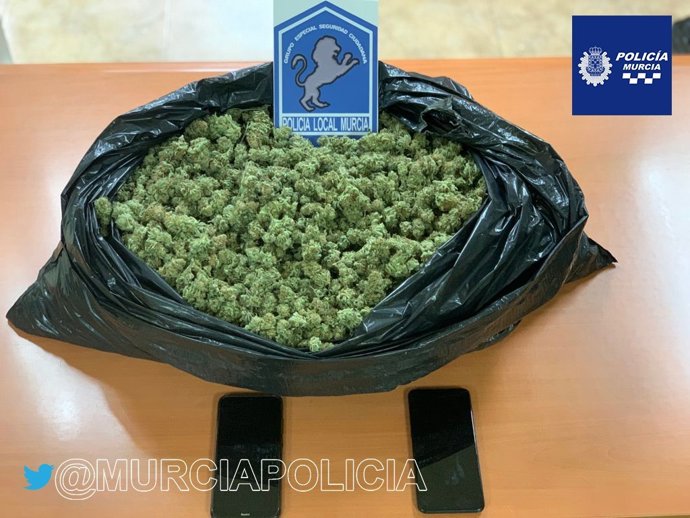 Imagen de la bolsa que portaban los tres individuos