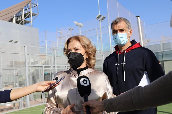 El dirigente de Cs, Toni Cantó, junto a la diputada Rosa Menor