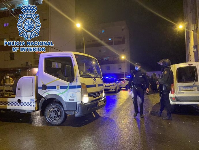Policía Nacional desplegada en la barriada San Juan de Dios de Jerez.