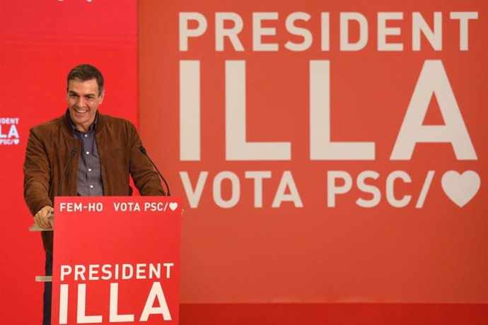 El presidente del Gobierno, Pedro Sánchez, en un acto de la campaña del PSC a las elecciones catalanas