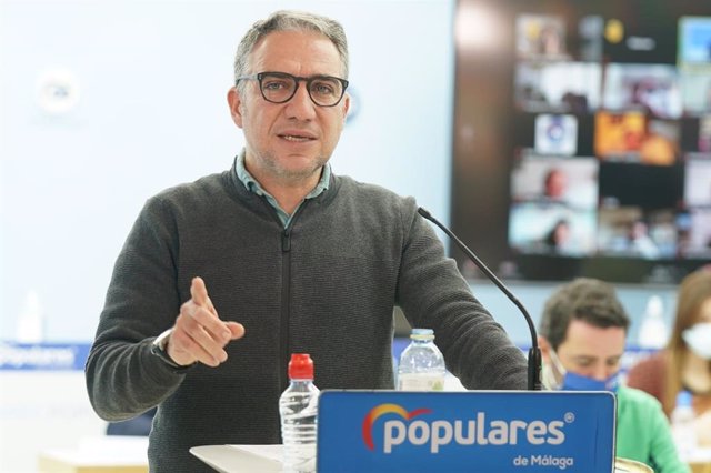 Presidente del PP de Málaga, Elías Bendodo, en rueda de prensa