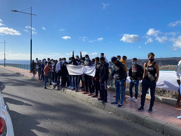 La Guardia Civil disuelve una manifestación de inmigrantes en Gran Canaria