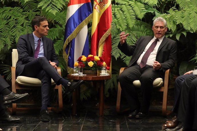 El presidente del Gobierno, Pedro Sánchez, se reúne con el presidente de Cuba, Miguel Díaz-Canel, en el Palacio de la Revolución en La Habana (Cuba) 