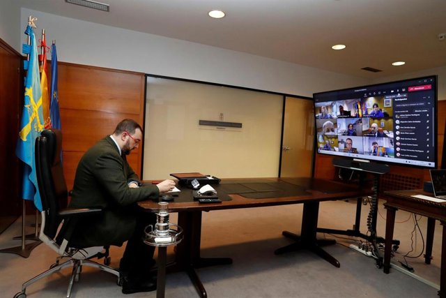 Adrián Barbón preside el Consejo de Gobierno.