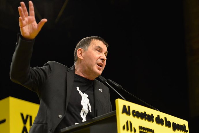 El líder d'EH Bildu, Arnaldo Otegi intervé en l'acte central de la campanya electoral d'ERC a Girona, Catalunya (Espanya), 7 de febrer del 2021. 