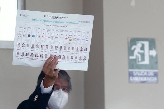 El principal candidato conservador a la Presidencia de Ecuador, Guillermo Lasso