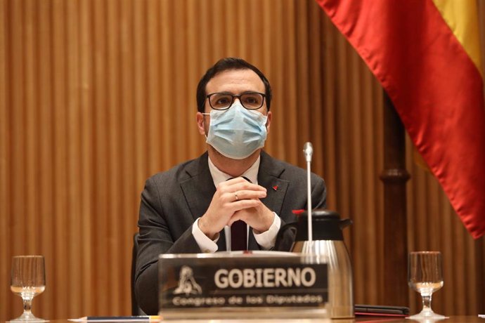 El ministro de Consumo, Alberto Garzón, comparece en la Comisión de Sanidad y Consumo celebrada en el Congreso de los Diputados, en Madrid, (España), a 27 de enero de 2021. 