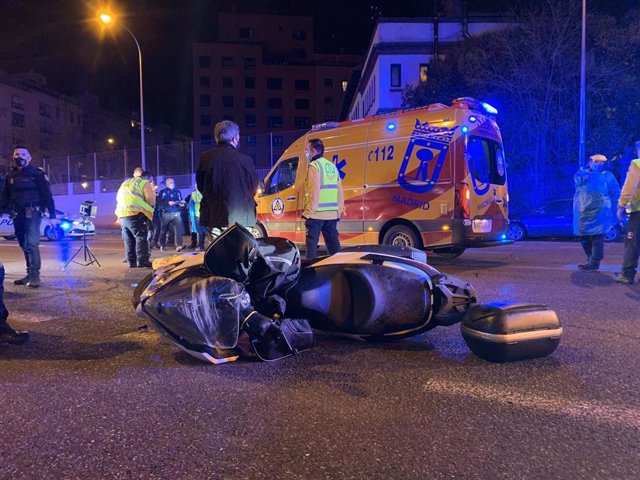 Imagen de archivo de un accidente de moto en Madrid.