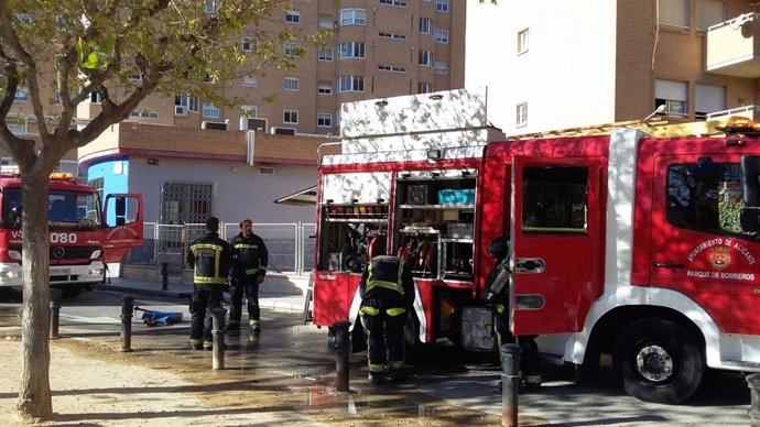 Efectivos de los bomberos de Alicante, de archivo