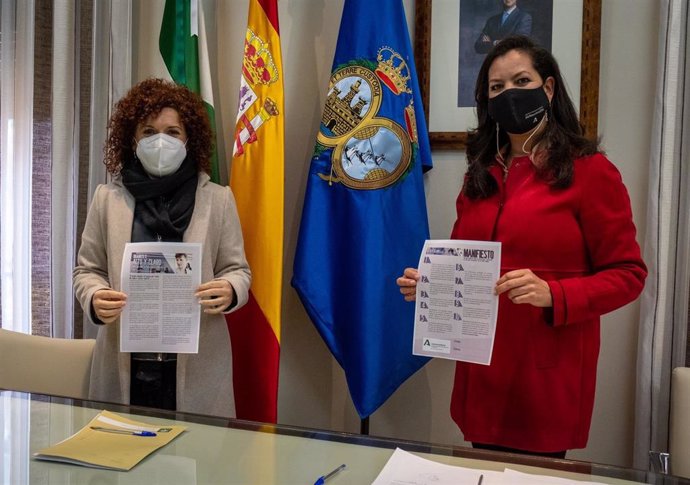 Firma de la adhesión de la Diputación de Huelva a la Red Andaluza de Entidades Conciliadoras.