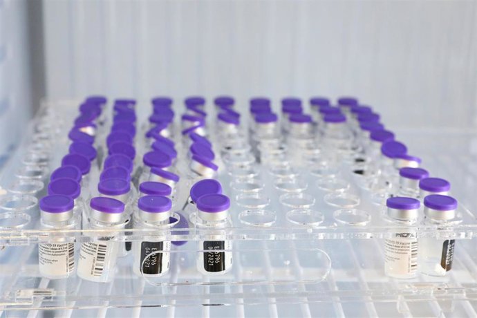 Foto de archivo de las primeras dosis de la vacuna contra la COVID-19 recibidas en Aragón.