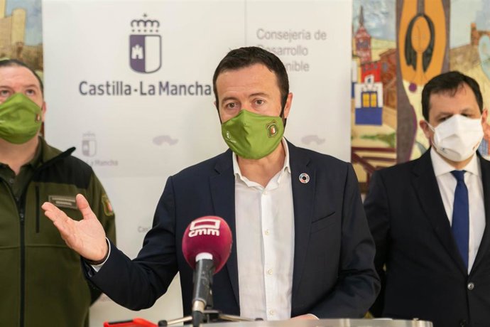 El consejero de Desarrollo Sostenible, José Luis Escudero, inaugura el curso Técnicas de comunicación profesional para agentes medioambientales.