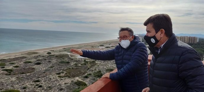 El portavoz de Ciudadanos (Cs) en el Ayuntamiento de Valencia, Fernando Giner, visita El Saler