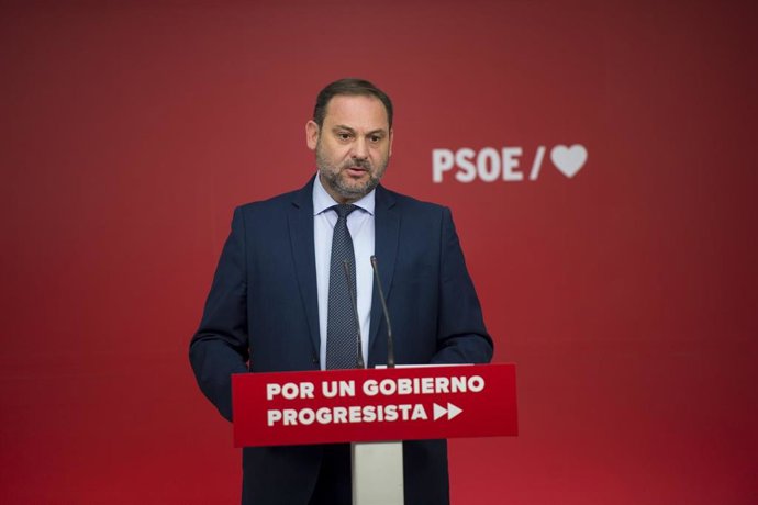 El secretario de organización del PSOE y ministro de Fomento, Jose Luis Ábalos, en una rueda de prensa 