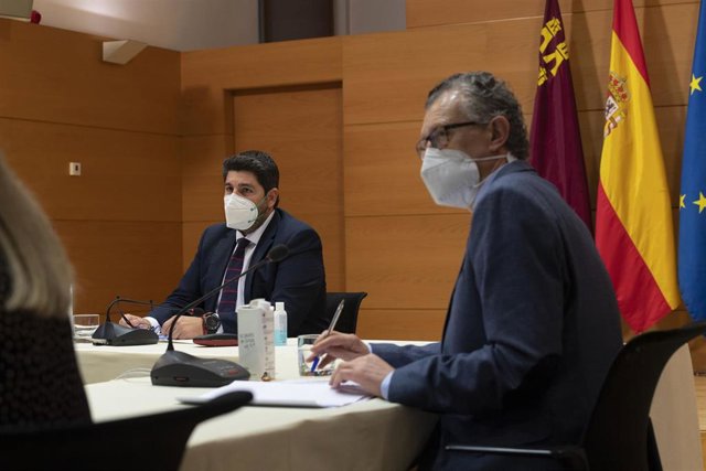 El presidente de la Comunidad y el consejero de Salud en la reunión del Comité de Seguimiento Covid
