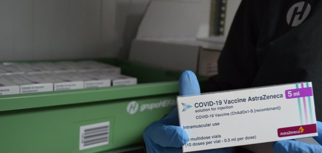 Imagen de la vacuna de AstraZeneca, en las instalaciones de Hefame