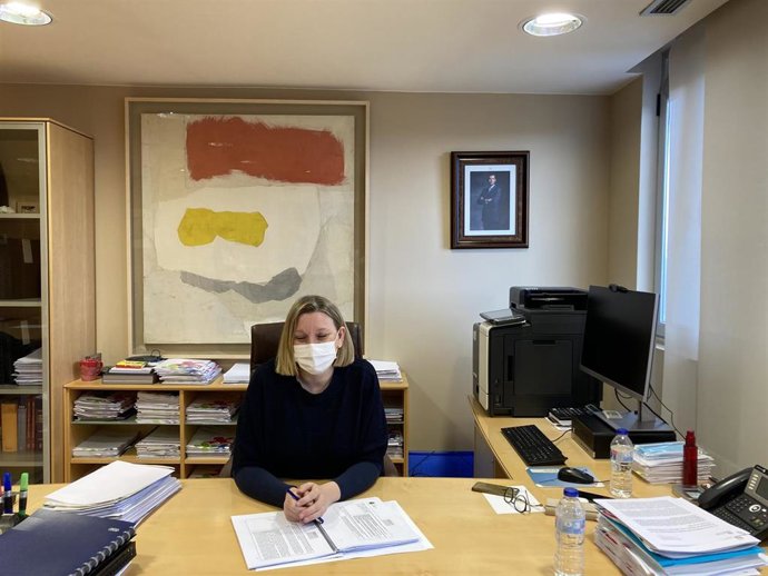 La consejera de Familia e Igualdad de Oportunidades de Castilla y León, Isabel Blanco, en su despacho.