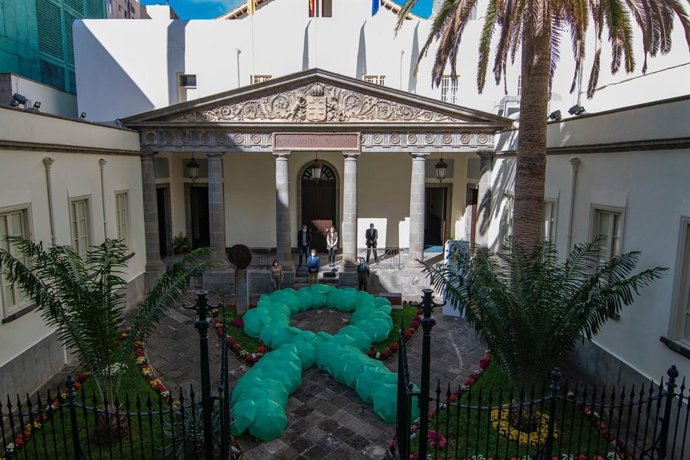 El Parlamento de Canarias se suma a las acciones promovidas por la delegación provincial de la AECC