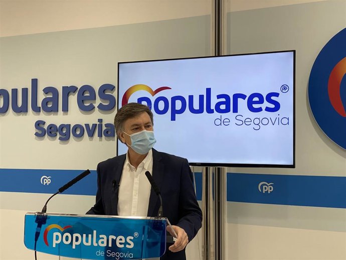 Francisco Vázquez durante la rueda de prensa en Segovia.