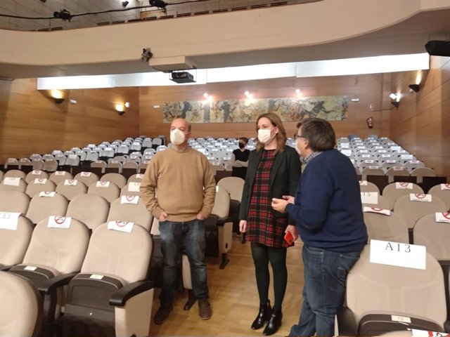 Visita al salón de Ifeja