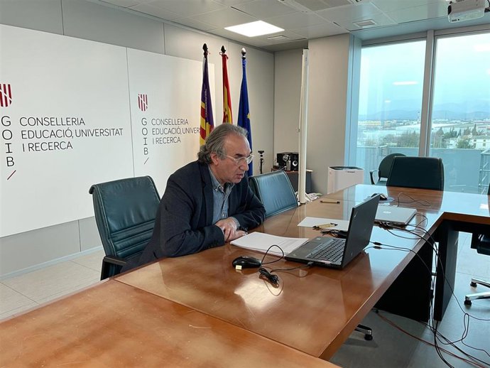 El conseller de Educación, Universidad e Investigación, Martí March, en el inicio de negociación sindical para acuerdo marco de recuperación de derechos sociolaborales de docentes 2021/2023.