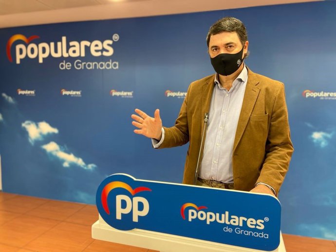 El diputado del PP por Granada Carlos Rojas