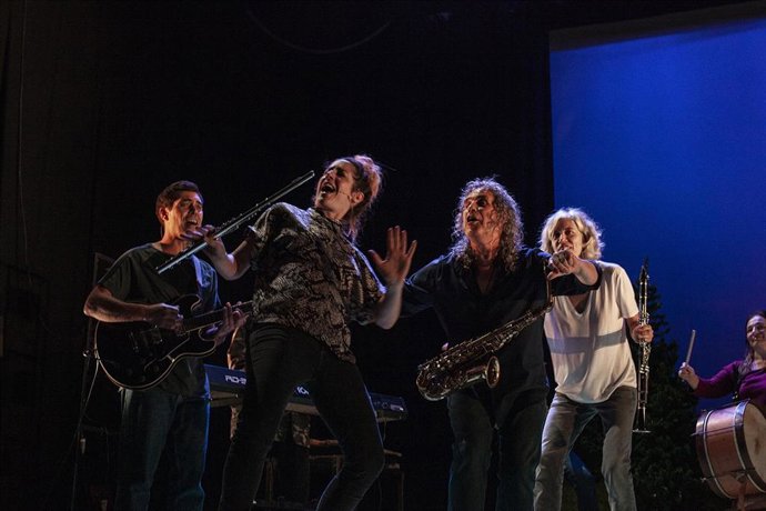 Obra teatral 'Encara hi ha algú al bosc', dirigida por Joan Arqué.