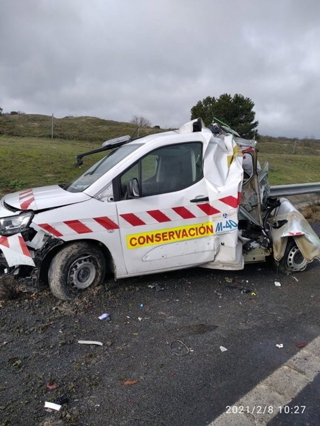 Dos heridos al chocar un camión contra una furgoneta de mantenimiento