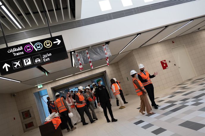 La ministra de Asuntos Exteriores, UE y Cooperación, Arancha González Laya, visita las obrars del Metro de Riad, en las que participa FCC