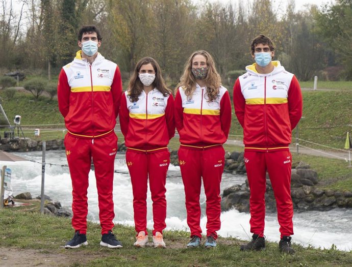 De izda a dcha: Ander Elosegi, Maialen Chorraut, Núria Vilarrubla y David Llorente