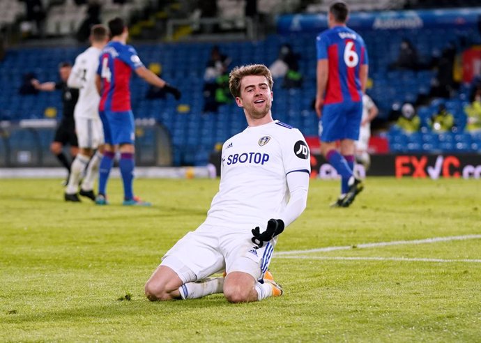 08 February 2021, United Kingdom, Leeds: Leeds United's Patrick Bamford celebrates scoring his side's second goal during the English Premier League soccer match between Leeds United and Crystal Palace   at Elland Road. Photo: Jon Super/PA Wire/dpa
