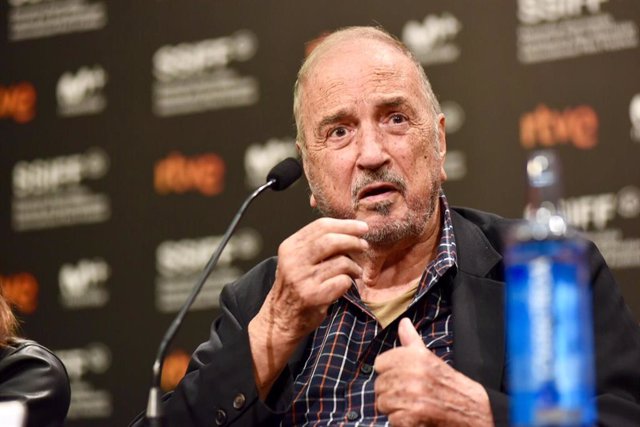 El guionista Jean-Claude Carrire en una imagen de archivo durante la presentación de la película "Un hombre fiel" en la segunda jornada del Festival Internacional de Cine de San Sebastián 2018