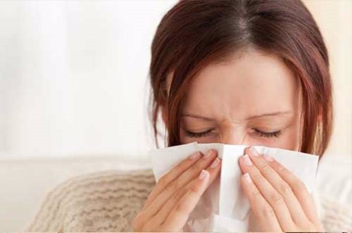 Alergia alérgico paciente polen primavera estornudo rinitis conjuntivitis gramíneas olivo